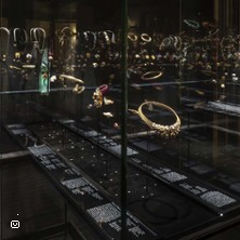 Galerie des Bijoux + Collections & Expositions