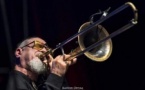 #Résidence GLENN FERRIS « NEW-TET »