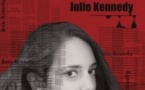 Julie, Journaliste, pour Informer et Humoriste pour Désinformer