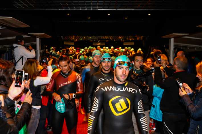 Attente dans le bateau avant le plongeon @TRIMAX Attente dans le bateau avant le plongeon @TRIMAX