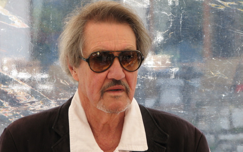 Entretien avec Jacques-André Bertrand, qui publie "Biographies non autorisées" Entretien avec Jacques-André Bertrand, qui publie "Biographies non autorisées"