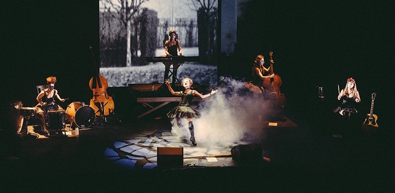 Dakh Daughters Cabaret Punk, 6 filles explosées, explosives Dakh Daughters Cabaret Punk, 6 filles explosées, explosives