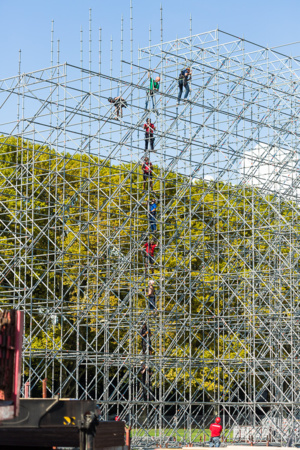 Montage de la structure ©Like That Montage de la structure ©Like That