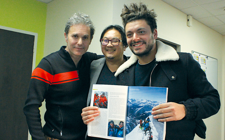 Serge Hazanavicius - Savanna Samokine - Kev Adams - Film Tout là-haut ©Julien Vollet Serge Hazanavicius - Savanna Samokine - Kev Adams - Film Tout là-haut ©Julien Vollet