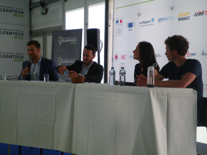 Mme Brune Poirson.Simon Bernard à sa gauche Mme Brune Poirson.Simon Bernard à sa gauche