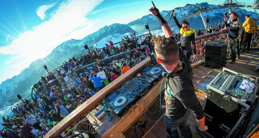 Quand Tomorrowland grimpe vers les sommets de l’Alpe d’Huez Quand Tomorrowland grimpe vers les sommets de l’Alpe d’Huez