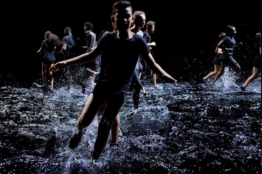 Franchir la nuit (danse), une création de Rachid Ouramdane.