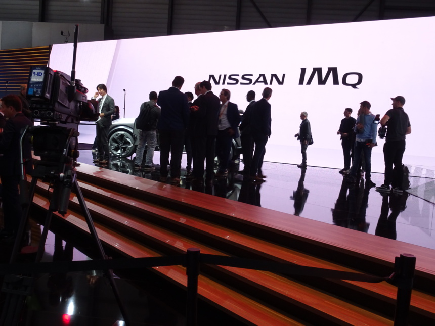 Une troupe sur scène Une troupe sur scène