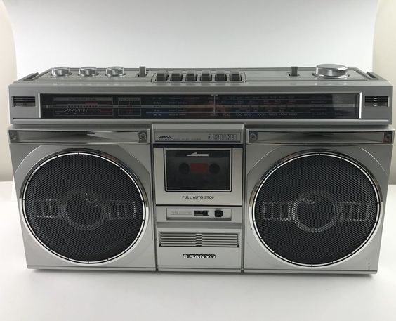 Salon du Vintage Espace Rencontre Annecy-le-Vieux les 18 et 19 mai 2019 - Ghetto blaster 80's