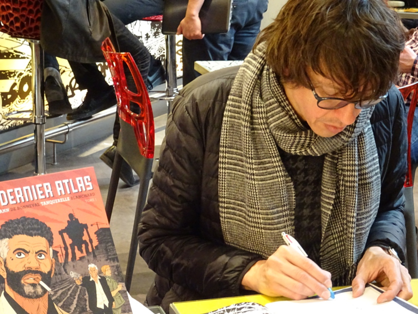 "Le dernier Atlas" Fabien Vehlmann présentait son dernier livre à BD Fugue Annecy le 11 avril 2019 ©Paul Rassat "Le dernier Atlas" Fabien Vehlmann présentait son dernier livre à BD Fugue Annecy le 11 avril 2019 ©Paul Rassat