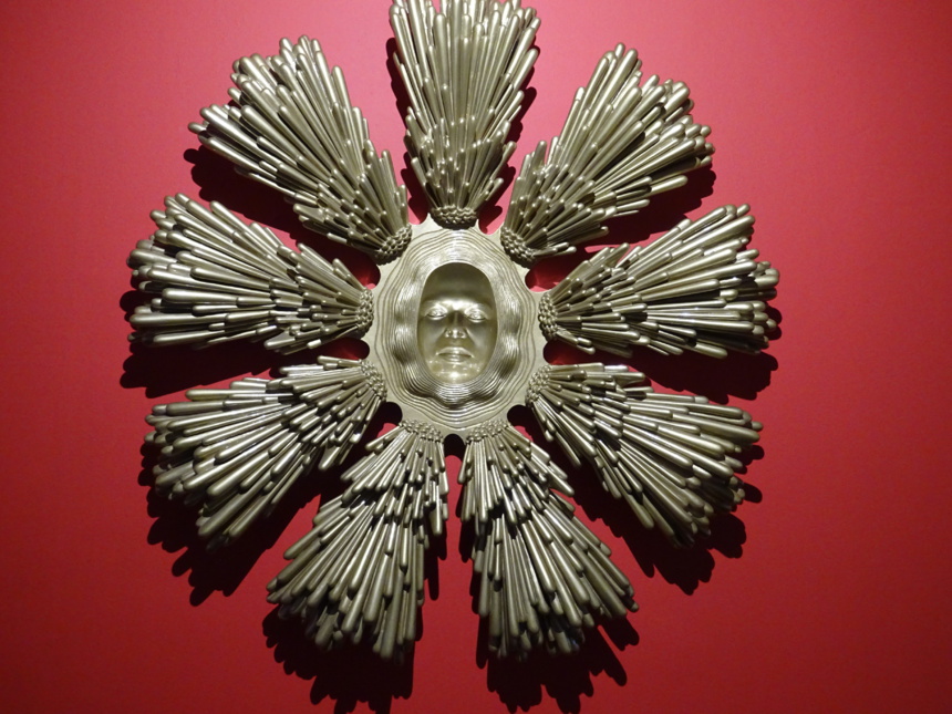 Absence en gloire. Autoportrait (en creux,donnant l'impression de relief) Absence en gloire. Autoportrait (en creux,donnant l'impression de relief)