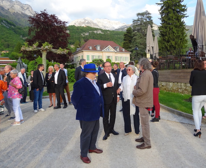 François Hollande à la Fête du Livre de Talloires le 25 mai 2019 François Hollande à la Fête du Livre de Talloires le 25 mai 2019
