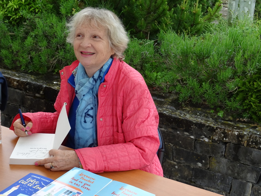 Lorraine Fouchet présente ses livres dont le dernier « Tout ce que tu vas vivre » Lorraine Fouchet présente ses livres dont le dernier « Tout ce que tu vas vivre »