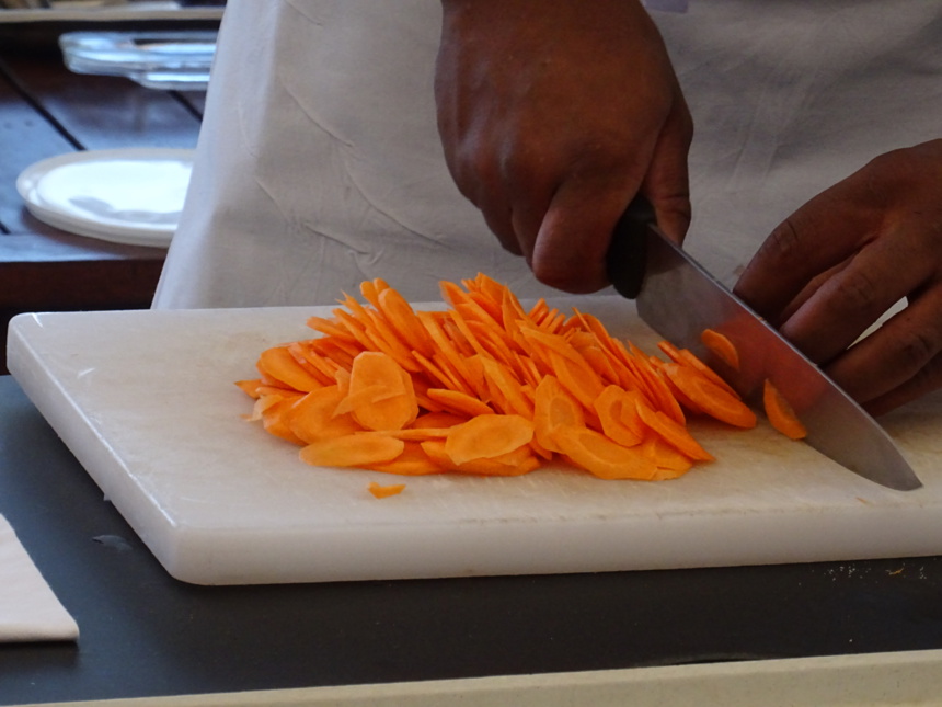 Rien n'est joué, les carottes ne sont pas encore cuites. Rien n'est joué, les carottes ne sont pas encore cuites.