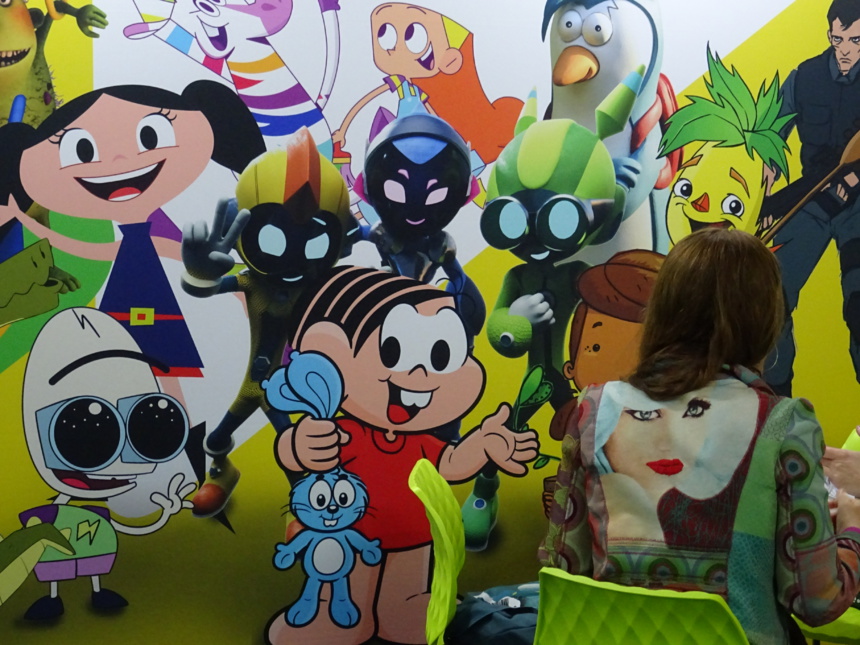 Petit jeu : cherchez l'intruse sur le stand du Brésil. Petit jeu : cherchez l'intruse sur le stand du Brésil.