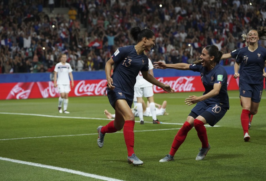 Le football féminin s'invite sur le devant de la scène ! © Simon Morcel / FFF