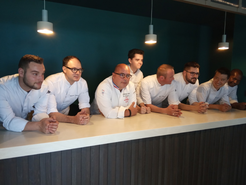 Stéphane Buron (col MOF) et la brigade du Black Bass Stéphane Buron (col MOF) et la brigade du Black Bass