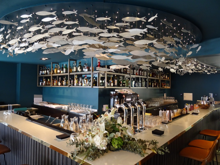 Bar? Aquarium aérien? Bar? Aquarium aérien?