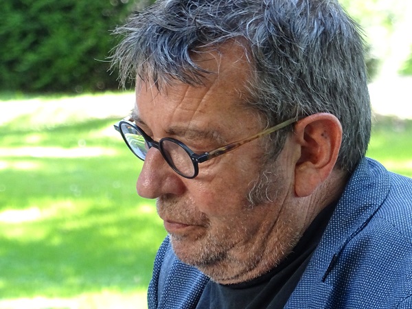 Alain Benzoni, clown parfois triste et homme orchestre Alain Benzoni, clown parfois triste et homme orchestre