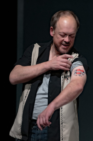 Linda Vista. Création. Actuellement au Théâtre Bonlieu Annecy Linda Vista. Création. Actuellement au Théâtre Bonlieu Annecy