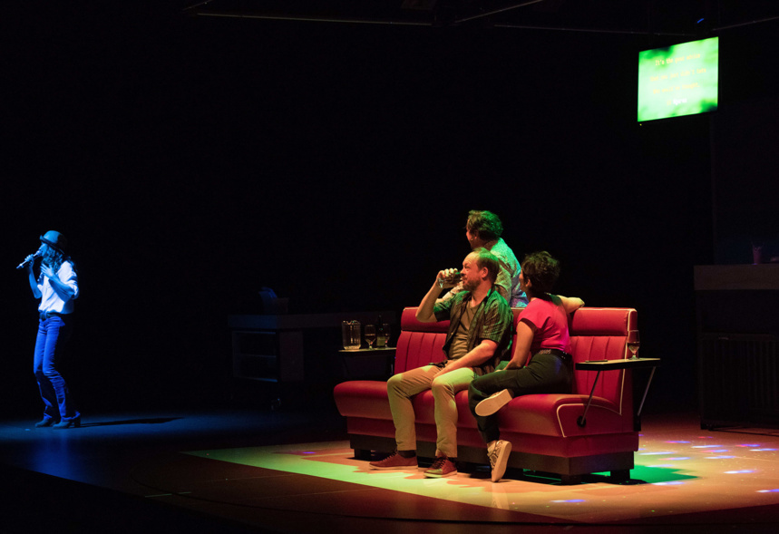 Linda Vista. Création. Actuellement au Théâtre Bonlieu Annecy Linda Vista. Création. Actuellement au Théâtre Bonlieu Annecy