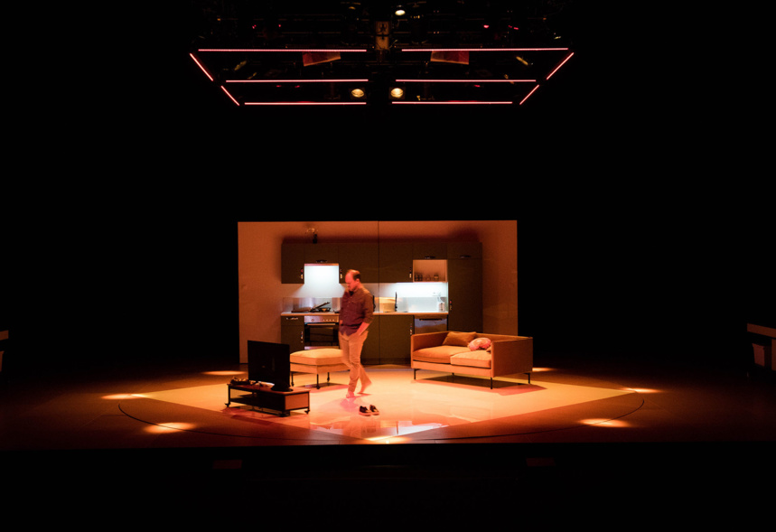 Linda Vista. Création. Actuellement au Théâtre Bonlieu Annecy Linda Vista. Création. Actuellement au Théâtre Bonlieu Annecy