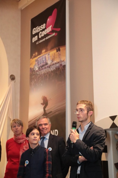 Stan sous les regards attentifs d'Isabelle Pochat-Cottilloux. Photo © J-Marc Favre Stan sous les regards attentifs d'Isabelle Pochat-Cottilloux. Photo © J-Marc Favre