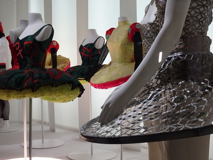 Iris Van Herpen pour Clear,Loud,Bright,Forward de Benjamin Millepied Iris Van Herpen pour Clear,Loud,Bright,Forward de Benjamin Millepied