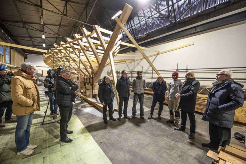 Il y a quelques mois, l'Espérance n'éatait qu'un gabarit dessiné sur le sol.Ce 27 février 2020 Pierre Lachenal et Renaud Veyret accueillaient Pierre Monteil sur le chantier. © DEP74/L.Guette Il y a quelques mois, l'Espérance n'éatait qu'un gabarit dessiné sur le sol.Ce 27 février 2020 Pierre Lachenal et Renaud Veyret accueillaient Pierre Monteil sur le chantier. © DEP74/L.Guette
