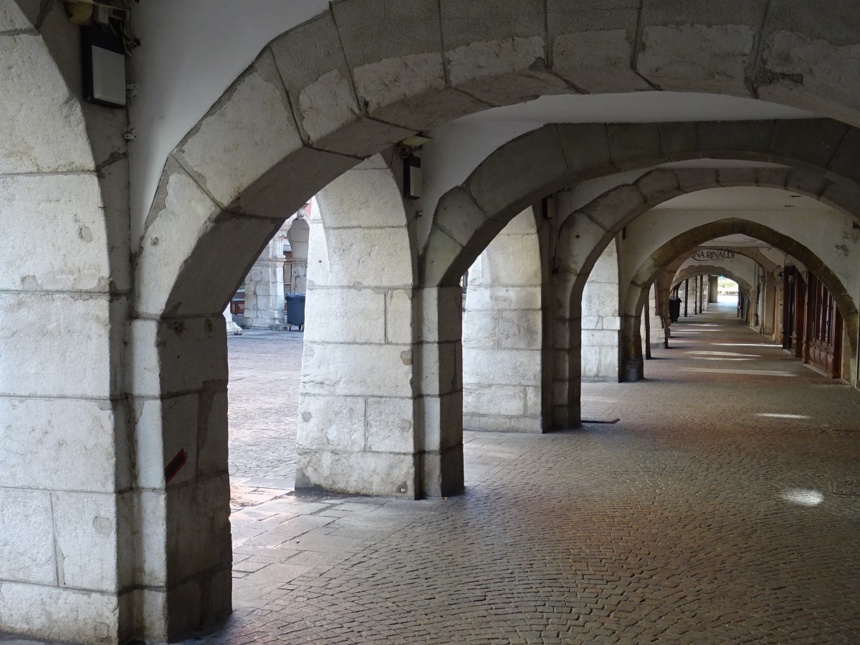 Annecy by day / Piaf, le retour Annecy by day / Piaf, le retour