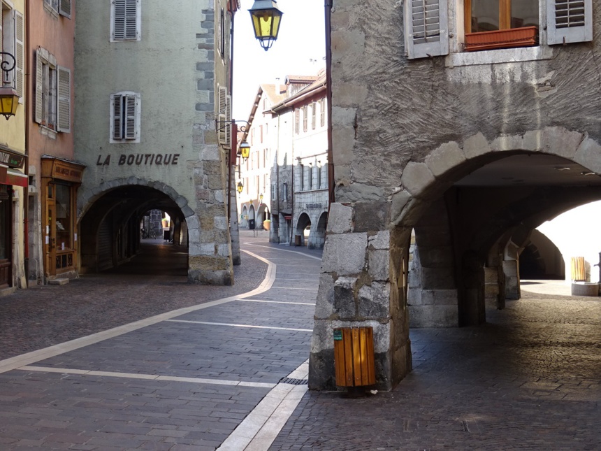 Annecy by day / Piaf, le retour Annecy by day / Piaf, le retour