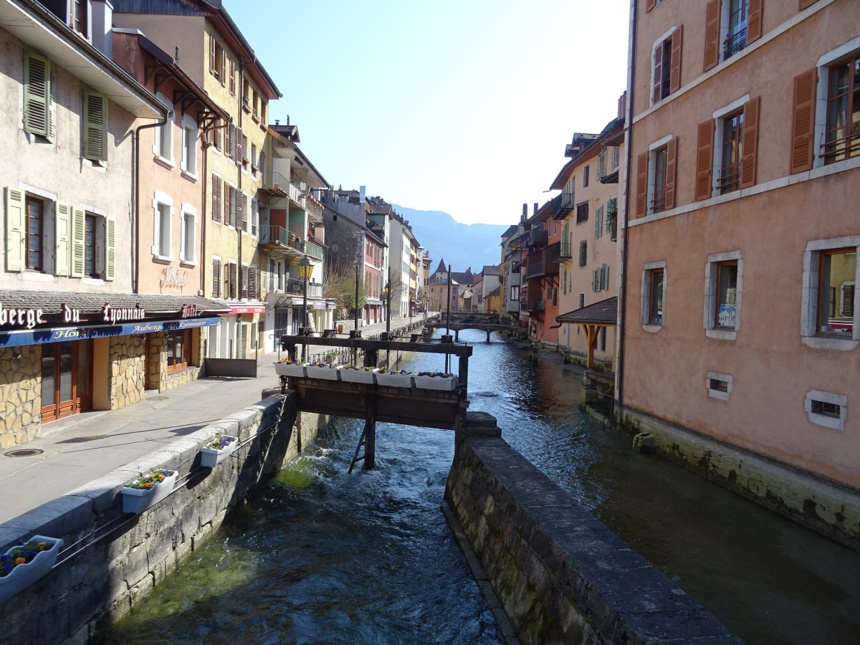 Annecy by day / Piaf, le retour