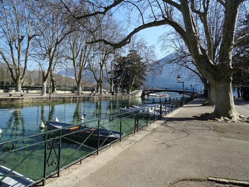 Annecy by day / Piaf, le retour