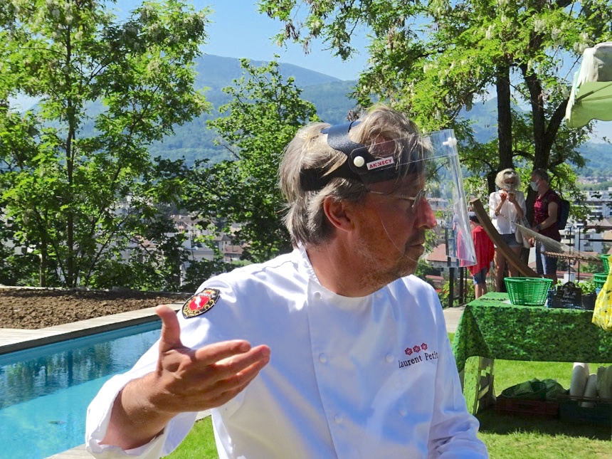 Pour le 3° samedi, Laurent Petit ouvre son Clos des Sens en soutien aux producteurs