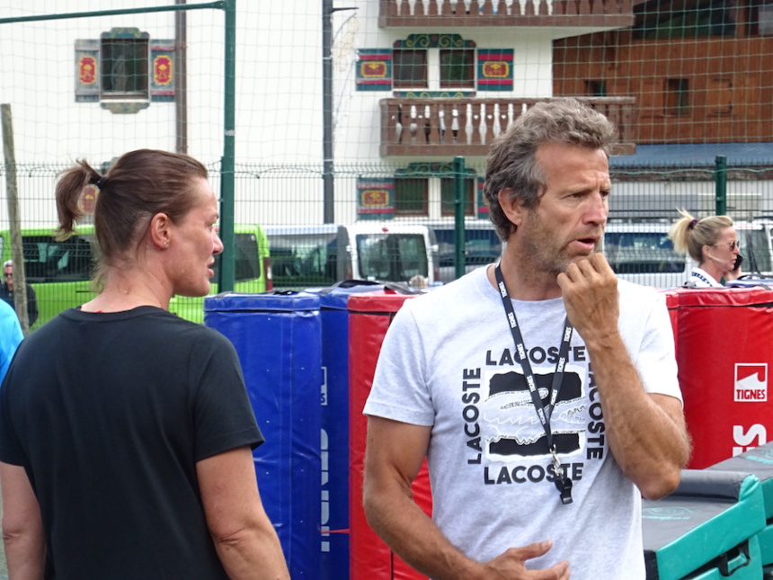 Fabien Galthié et Corinne Diacre sur le terrain avec Les Étoiles du Sport à Tignes ©Paul Rassat Fabien Galthié et Corinne Diacre sur le terrain avec Les Étoiles du Sport à Tignes ©Paul Rassat