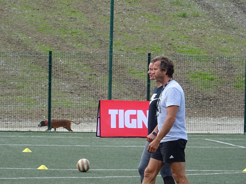 Fabien Galthié et Corinne Diacre sur le terrain avec Les Étoiles du Sport à Tignes ©Paul Rassat Fabien Galthié et Corinne Diacre sur le terrain avec Les Étoiles du Sport à Tignes ©Paul Rassat