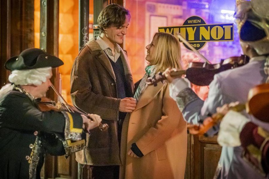 Lucas ENGLANDER et Karin VIARD ©SND Lucas ENGLANDER et Karin VIARD ©SND