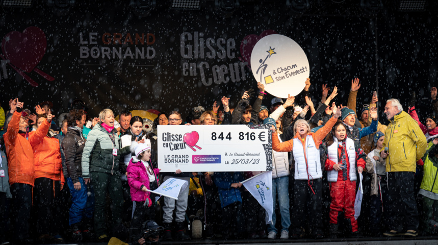Chèque-record Glisse en Coeur 2023 © J. Cathala - Le Grand-Bornand Tourisme Chèque-record Glisse en Coeur 2023 © J. Cathala - Le Grand-Bornand Tourisme