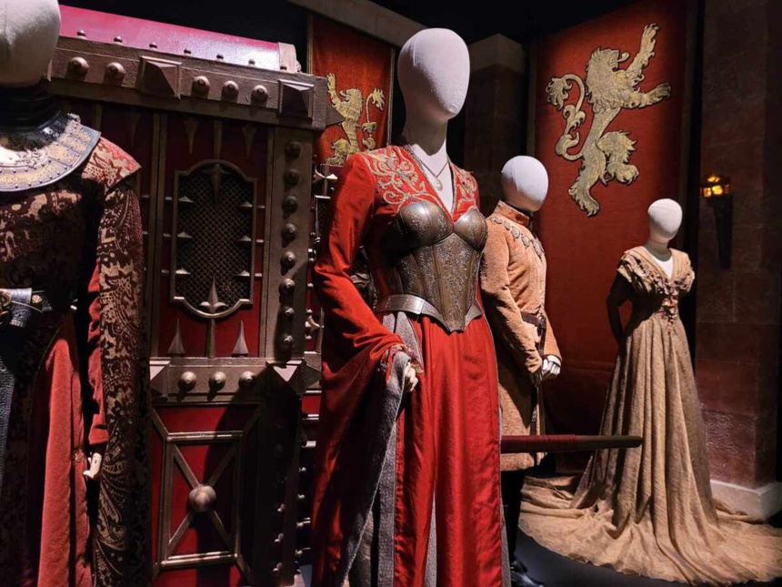 Costumes de la famille Lannister - Game of Thrones Studio Tour Belfast 2023 © Zack Seminet Costumes de la famille Lannister - Game of Thrones Studio Tour Belfast 2023 © Zack Seminet