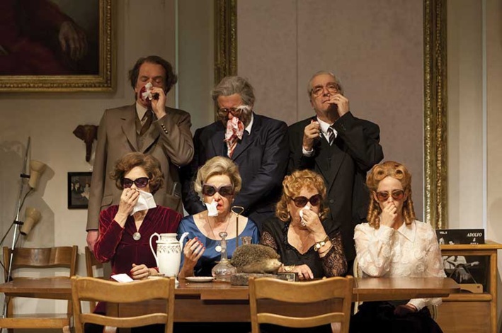 Das weisse vom ei / Une île flottante: une neutralité émotionnelle Das weisse vom ei / Une île flottante: une neutralité émotionnelle