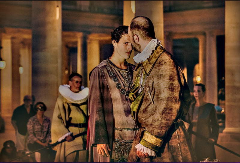 Une pièce de théâtre immersive © luminiscence Une pièce de théâtre immersive © luminiscence