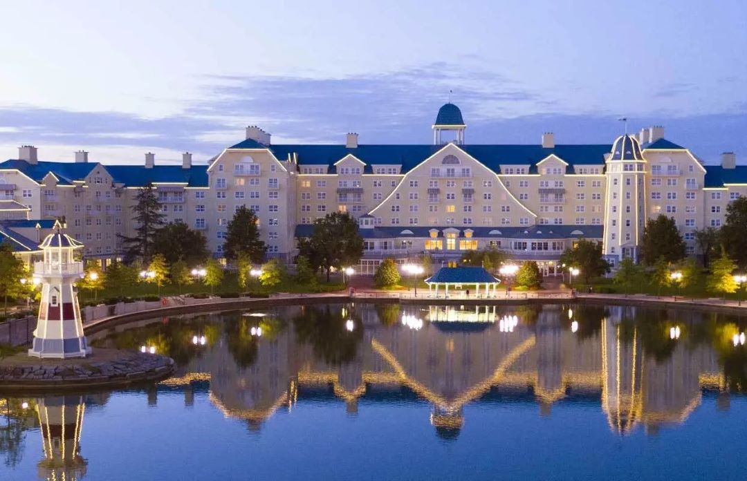 L'hôtel Disney's Newport Bay Club  © Disneyland Paris