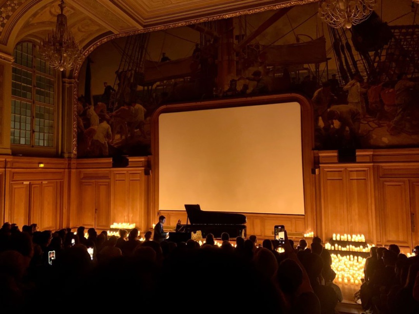 Le concert candlelight rend hommage au groupe Coldplay en interprétant ses plus grands hits © Emma Pauchont
