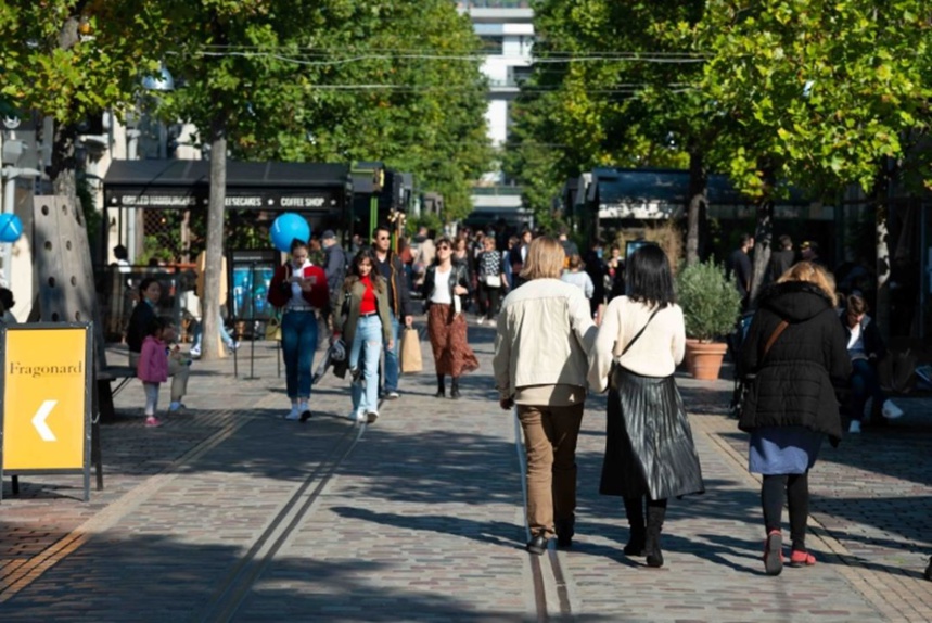 Plusieurs boutiques et restaurants sont à découvrir © Bercy Village