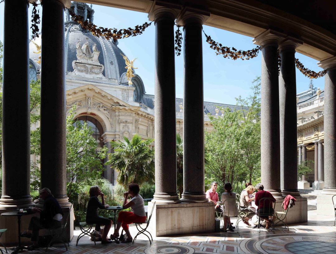 Le jardin permet se reposer en profitant de la verdure et de la belle architecture © Le Petit Palais Le jardin permet se reposer en profitant de la verdure et de la belle architecture © Le Petit Palais