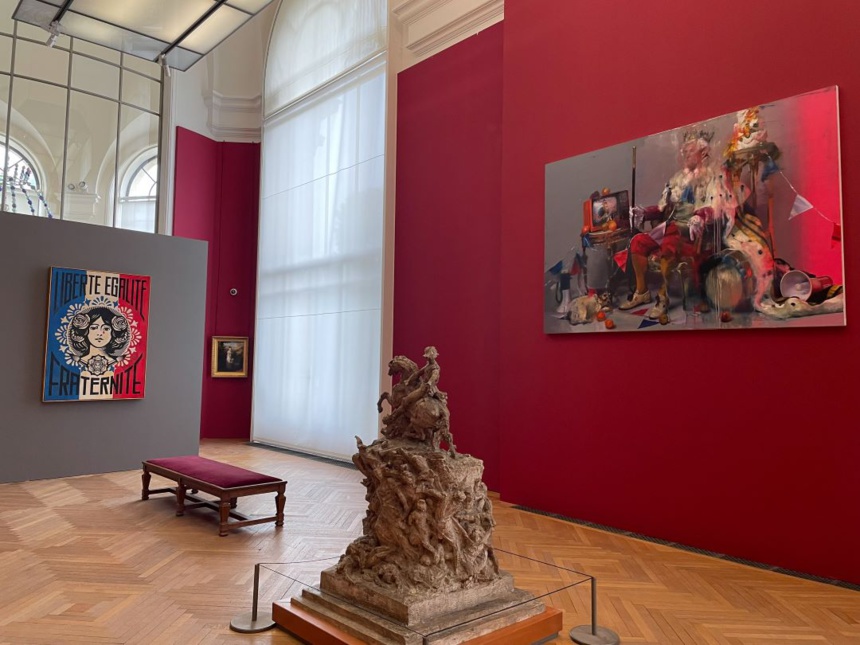 Les œuvres ne sont pas placé aléatoirement. Dans la salle consacrée aux œuvres sur la République, 5 peintures de Street art s'y mêlent et traitent du même sujet de leur façon © Le Petit Palais Les œuvres ne sont pas placé aléatoirement. Dans la salle consacrée aux œuvres sur la République, 5 peintures de Street art s'y mêlent et traitent du même sujet de leur façon © Le Petit Palais