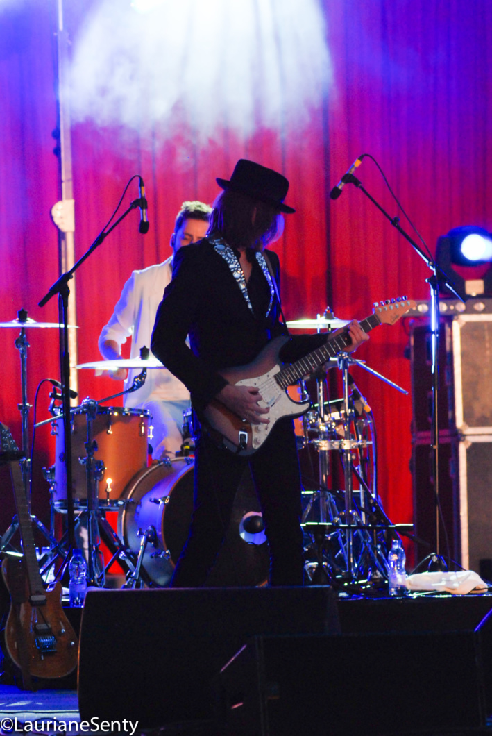 Après un été de festivals, MINUIT fait sa rentrée et sort son 1er EP Après un été de festivals, MINUIT fait sa rentrée et sort son 1er EP