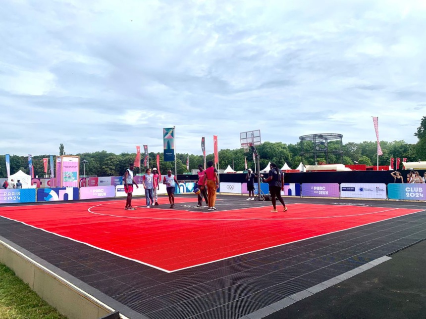 Les passionnés de basket peuvent jouer un match © Emma Pauchont Les passionnés de basket peuvent jouer un match © Emma Pauchont