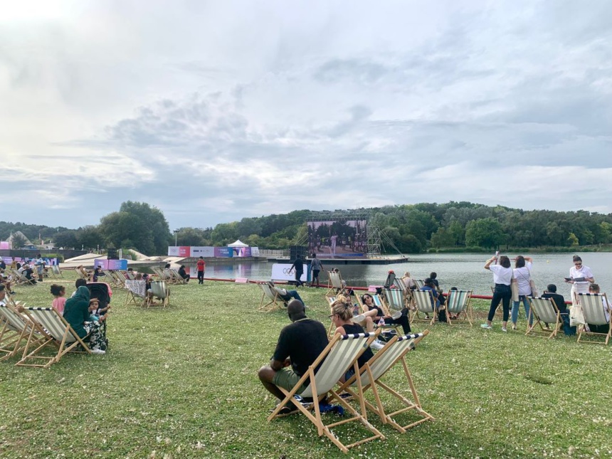 Profitez des transats pour suivre en direct les épreuves © Emma Pauchont Profitez des transats pour suivre en direct les épreuves © Emma Pauchont