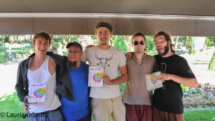 Pitt Poule et Move-On en terrasse, quelques heures avant le concert Pitt Poule et Move-On en terrasse, quelques heures avant le concert